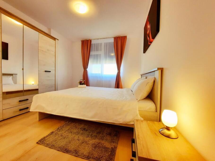 Beautiful Panoramic Central Apartment - City Of Mara Timişoara Eksteriør billede